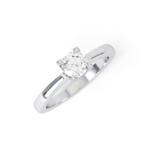 JADE | Four Claw Thick Tapering Set Diamond Ring